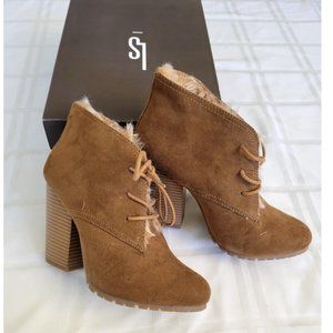 Leila Stone Shoedazzle Surianna Boots Cognac Brown Lace-up Faux Suede 7.5 Block